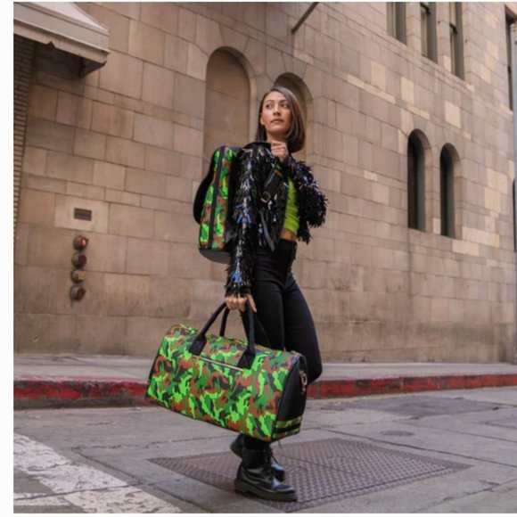 Tote&Carry- As seen on BRIDES Magazine - Unisex travel bag (New with Tags) - Picture 4 of 13